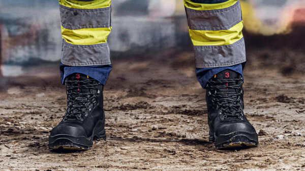 You are currently viewing Construction safety footwear: beating the heat