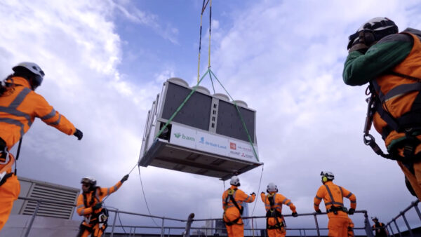 Read more about the article BAM uses helicopter to install heat pumps on top of London’s Broadgate Tower