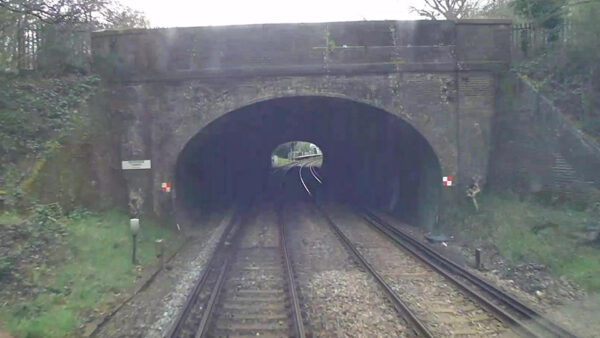 Read more about the article Near miss in tunnel prompts rail-systems failure warning