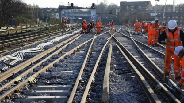 Read more about the article Industry leaders urge new PM to commit to infrastructure plans